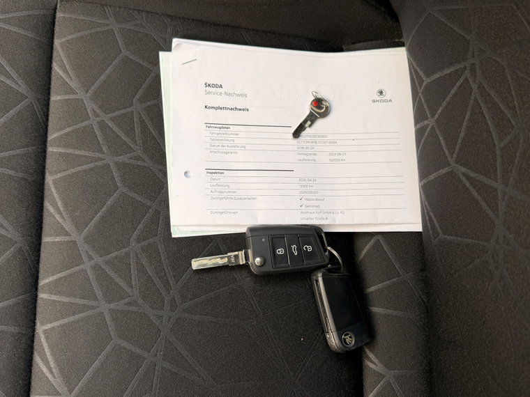 Vehicle Image 30