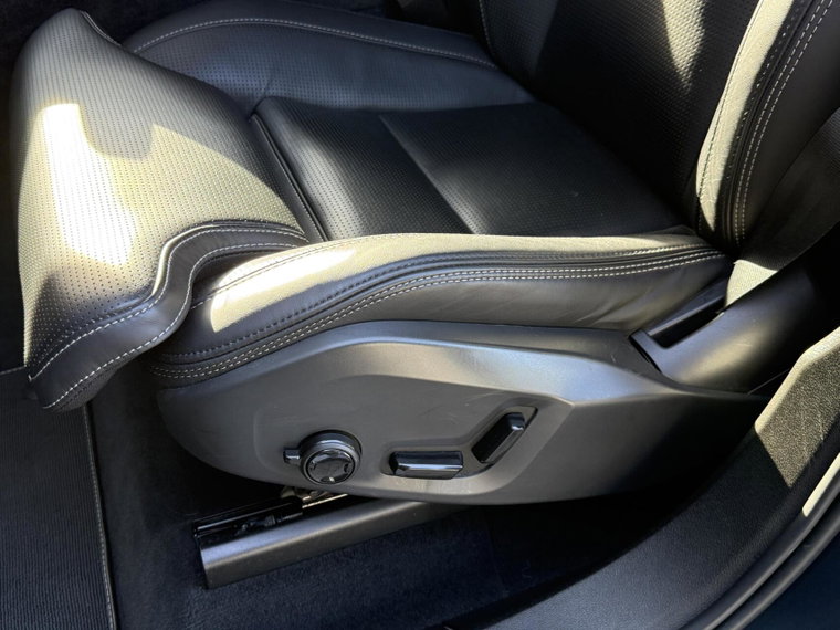 Vehicle Image 36