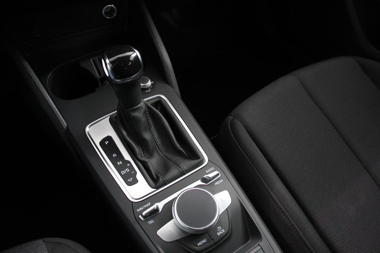Vehicle Image 19