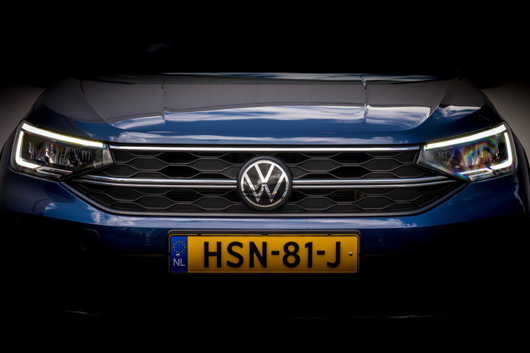 Vehicle Image 25