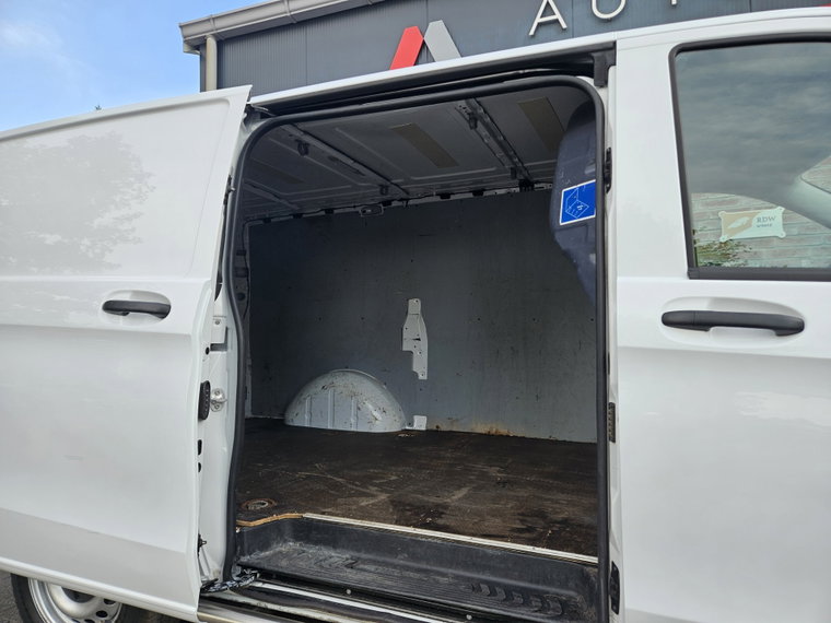 Vehicle Image 27