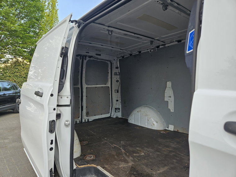 Vehicle Image 28