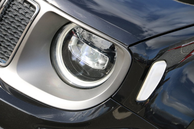 Vehicle Image 3