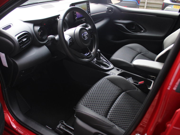 Vehicle Image 12