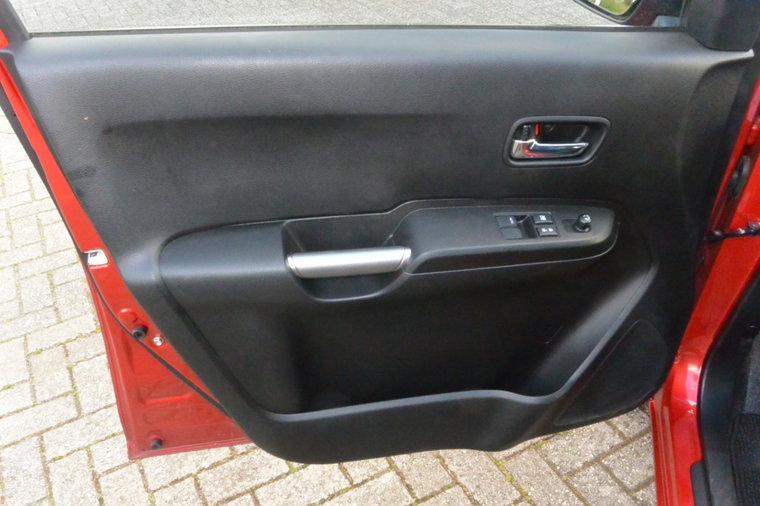 Vehicle Image 12