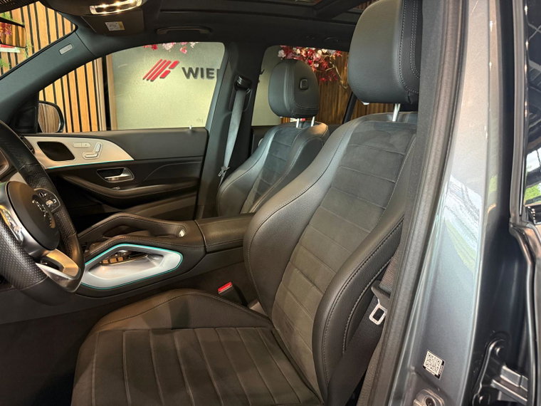 Vehicle Image 36