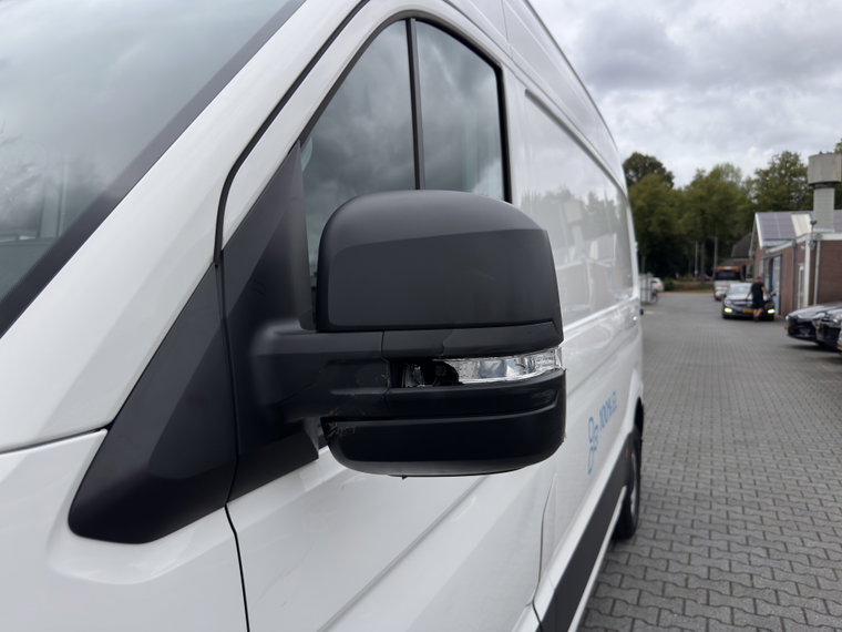 Vehicle Image 32