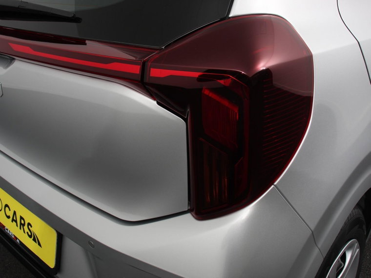 Vehicle Image 30