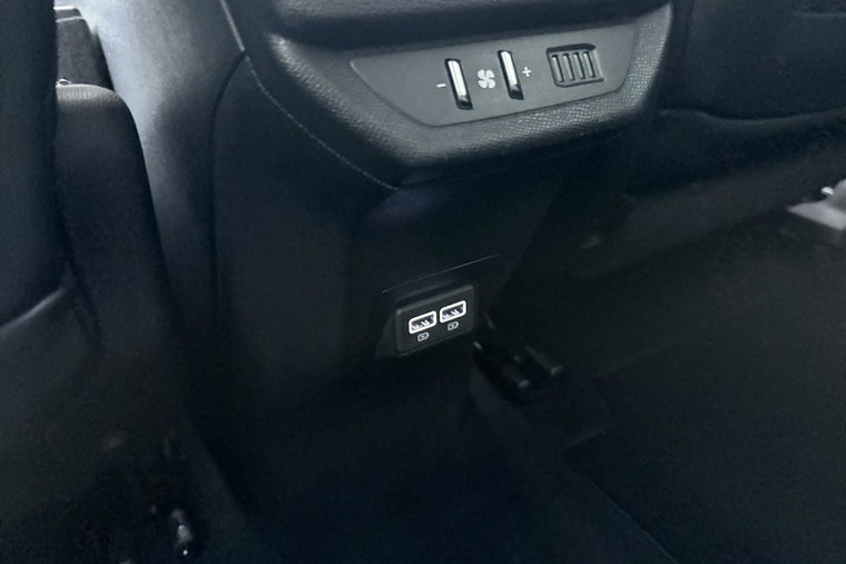 Vehicle Image 39