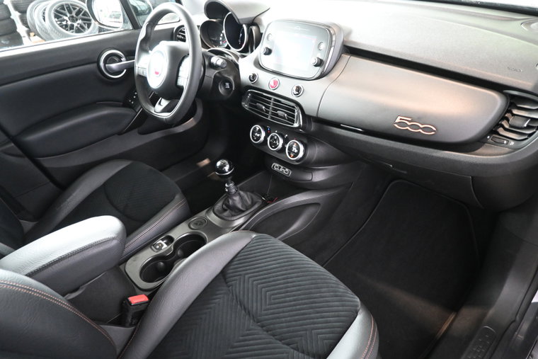 Vehicle Image 32