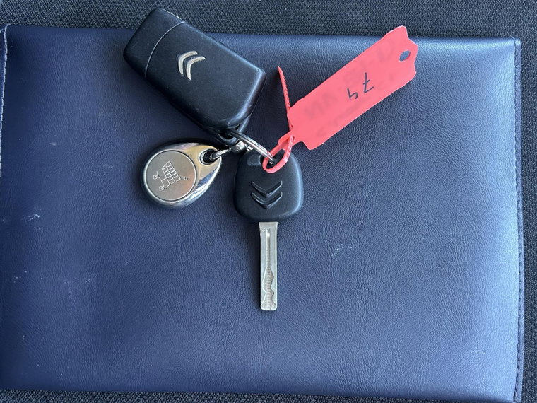Vehicle Image 15