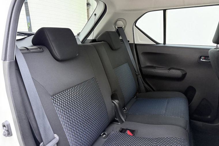 Vehicle Image 13