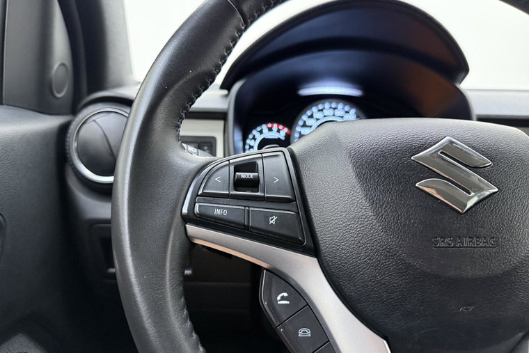 Vehicle Image 17