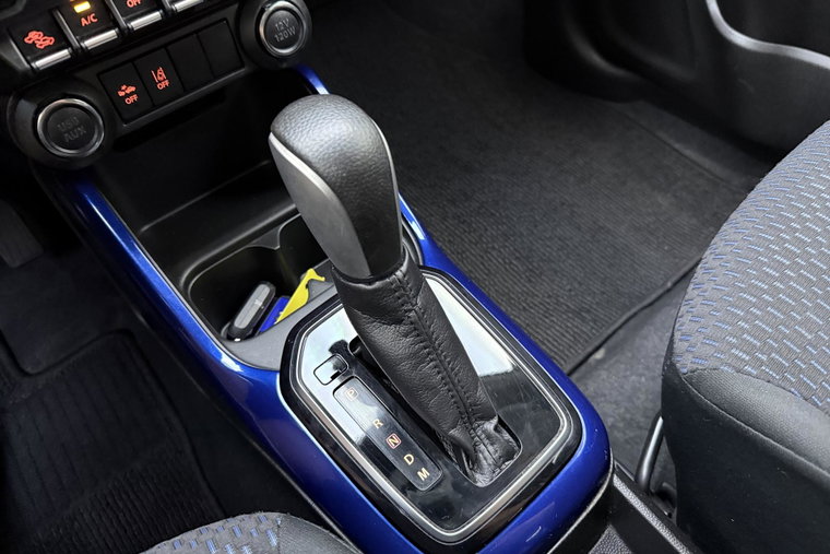 Vehicle Image 25
