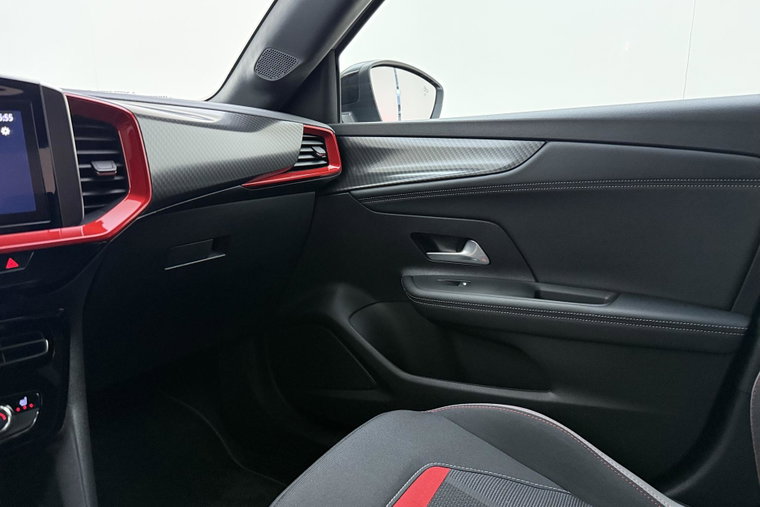 Vehicle Image 32