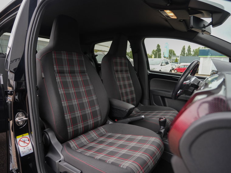 Vehicle Image 32