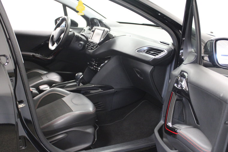 Vehicle Image 9