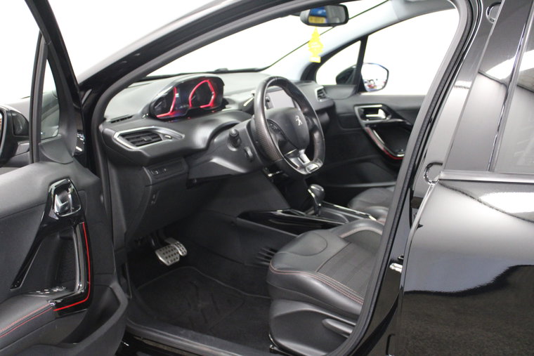 Vehicle Image 10
