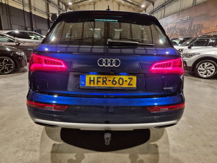 Vehicle Image 17