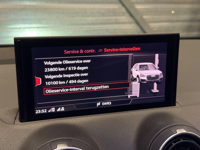 Vehicle Image 32
