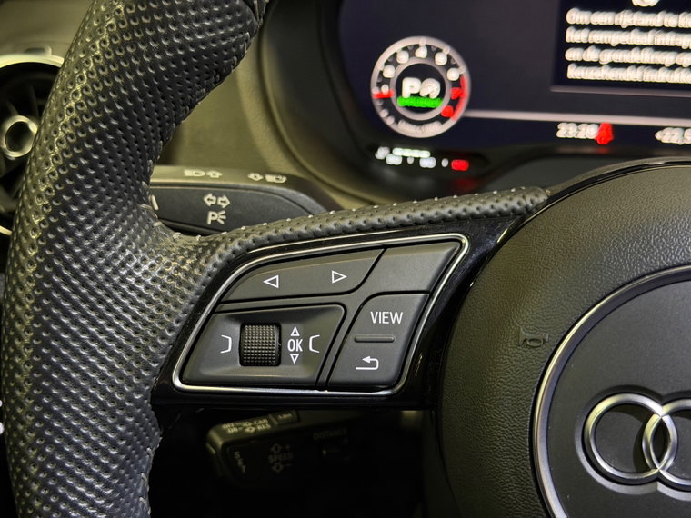 Vehicle Image 36