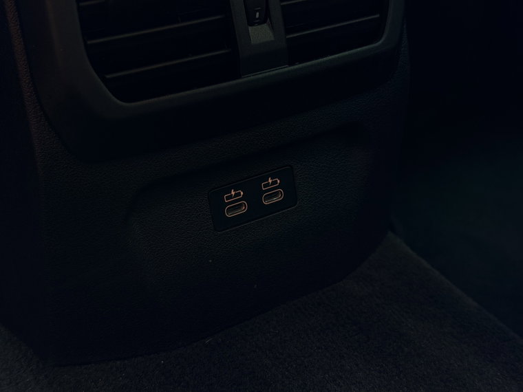 Vehicle Image 28