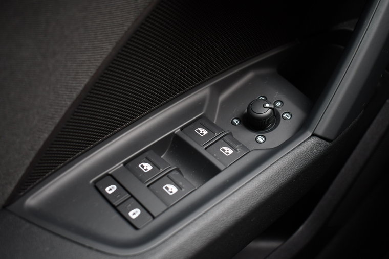 Vehicle Image 38
