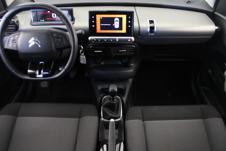 Vehicle Image 12