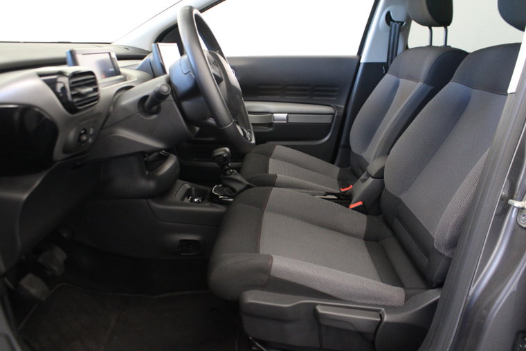 Vehicle Image 14