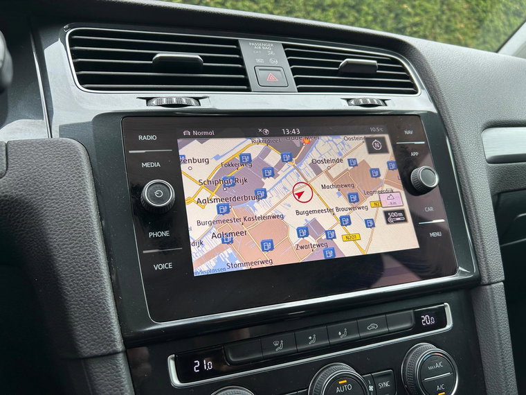 Vehicle Image 11