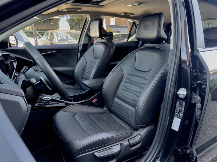 Vehicle Image 13
