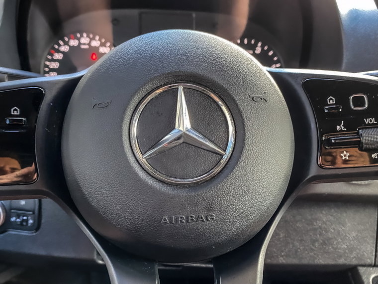 Vehicle Image 40