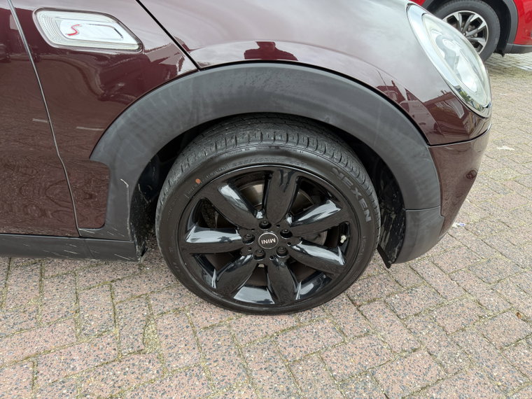 Vehicle Image 29