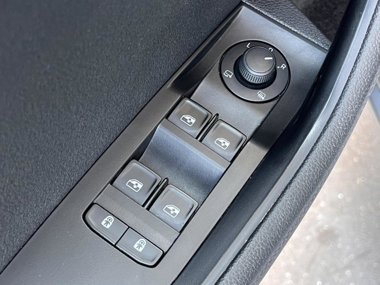 Vehicle Image 39