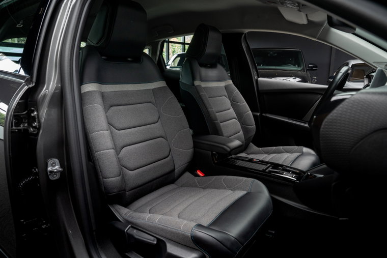 Vehicle Image 21