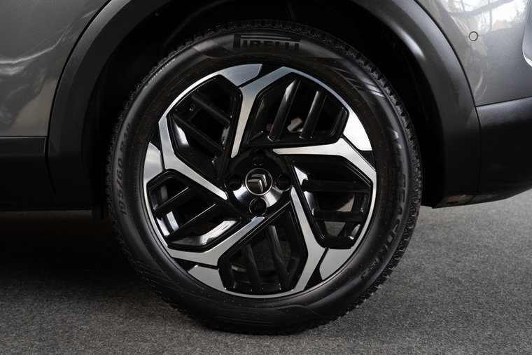 Vehicle Image 10