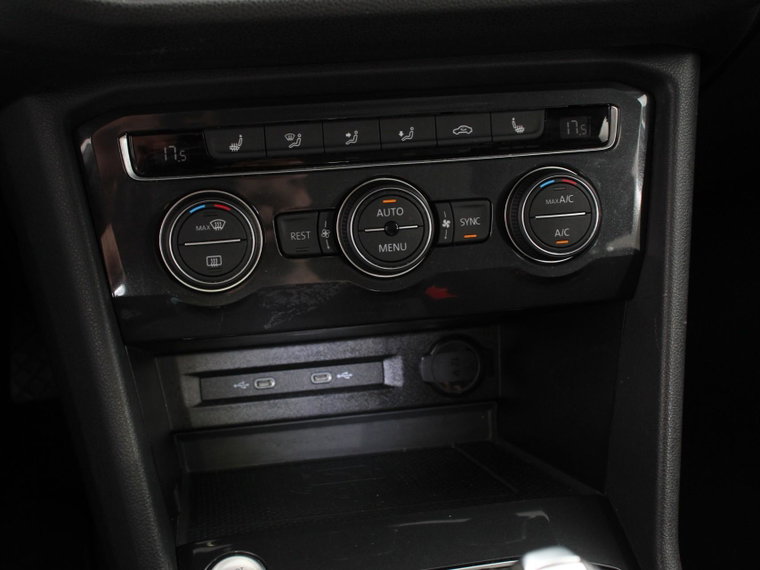 Vehicle Image 26