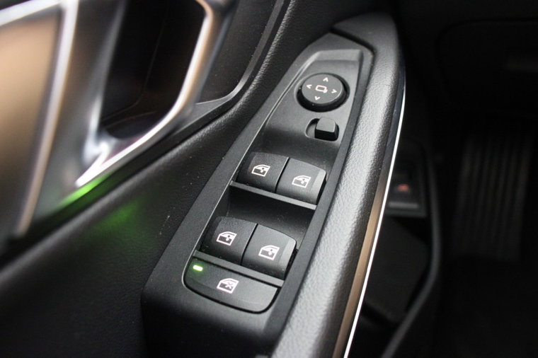 Vehicle Image 33