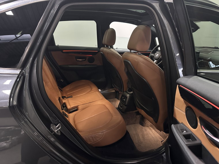 Vehicle Image 28