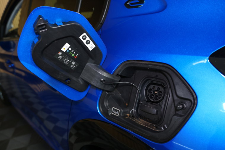 Vehicle Image 13