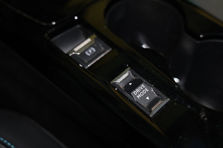 Vehicle Image 32