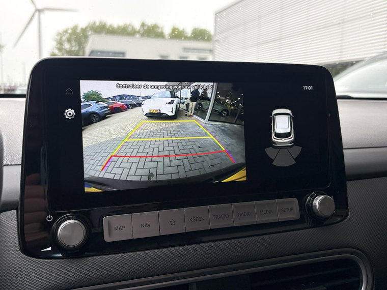 Vehicle Image 32