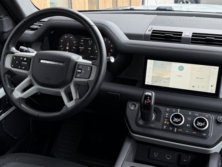Vehicle Image 13