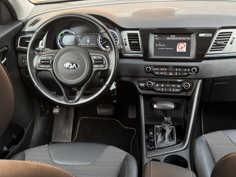 Vehicle Image 17