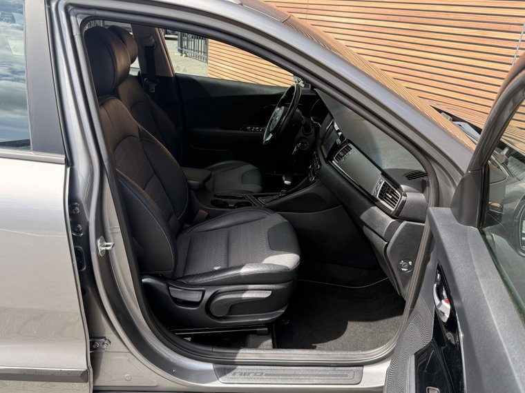 Vehicle Image 37