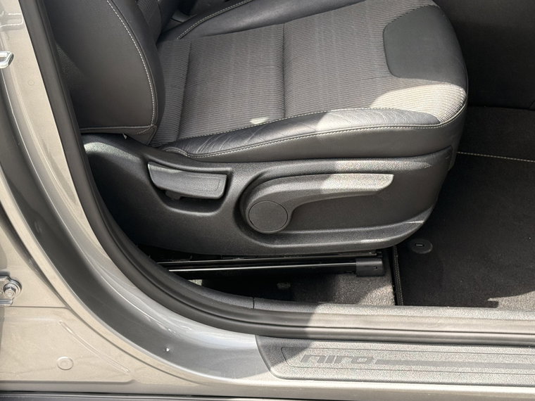 Vehicle Image 38