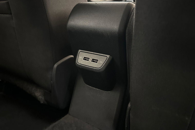 Vehicle Image 13
