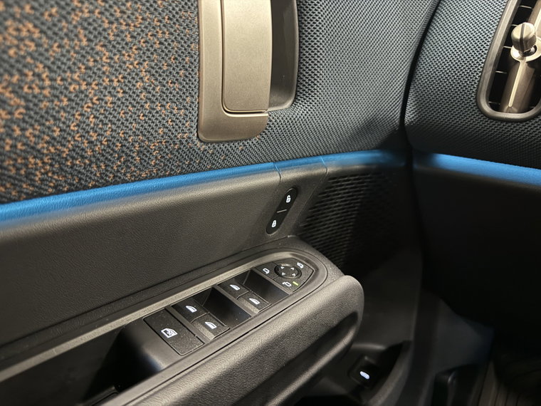 Vehicle Image 35