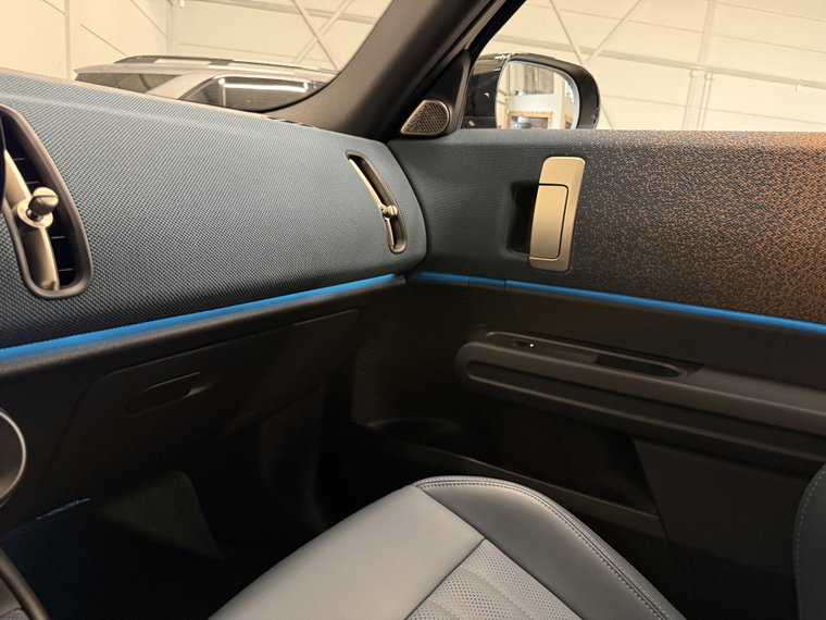 Vehicle Image 39