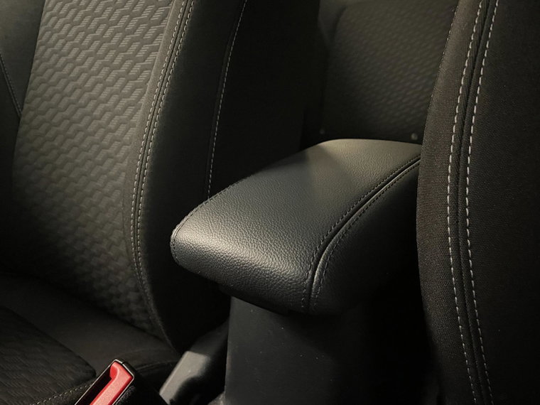 Vehicle Image 32